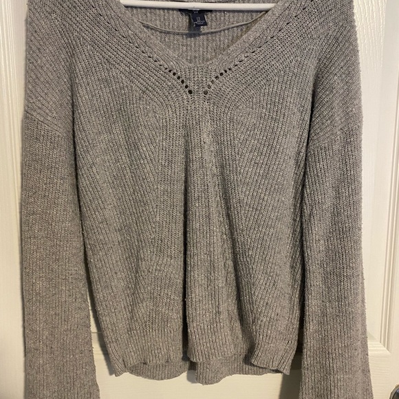 GAP Bell Sleeve Sweater - Picture 1 of 3